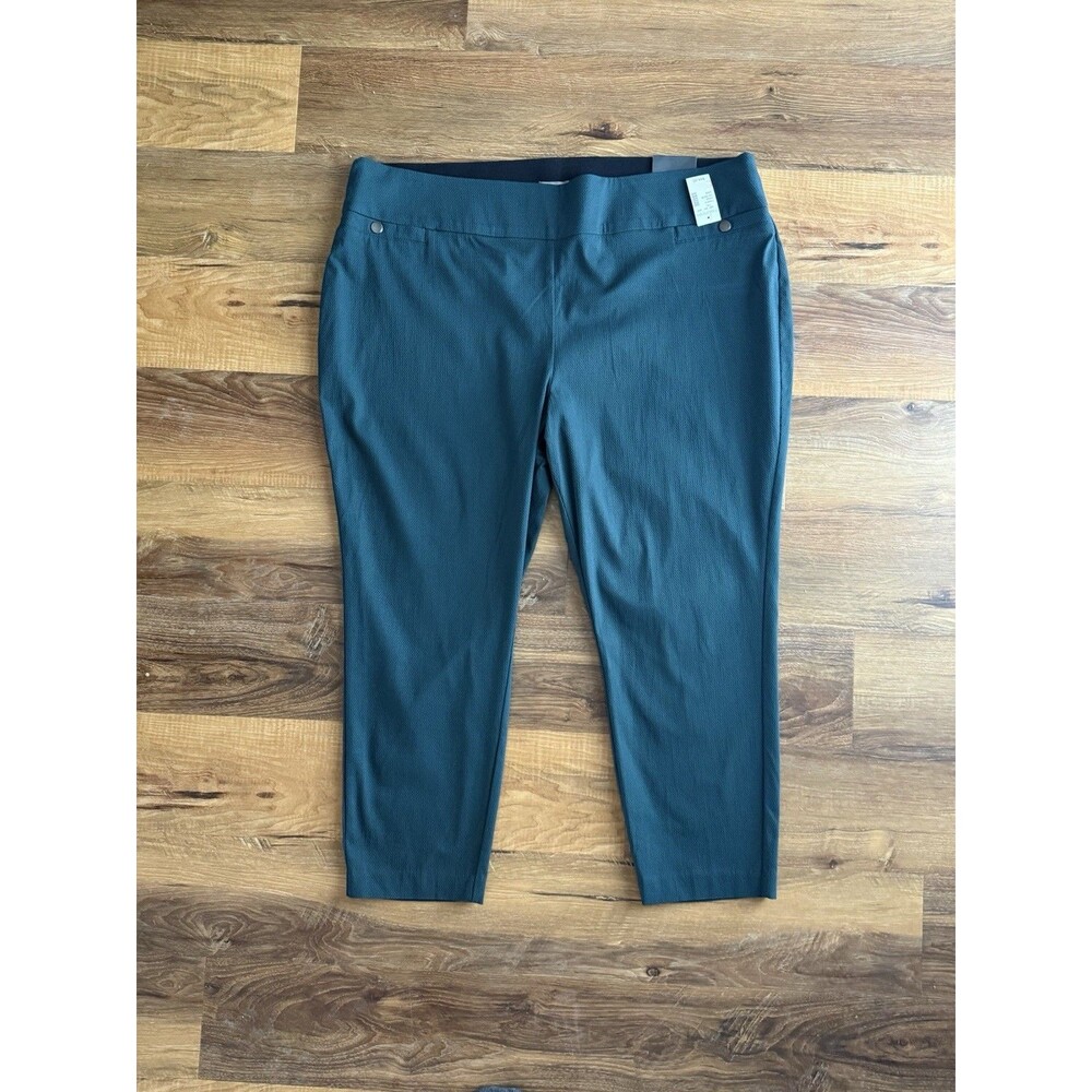 NWT Maurices Bengaline High Rise~Pull-On~textured Wide Green Crop Pants~24W Reg